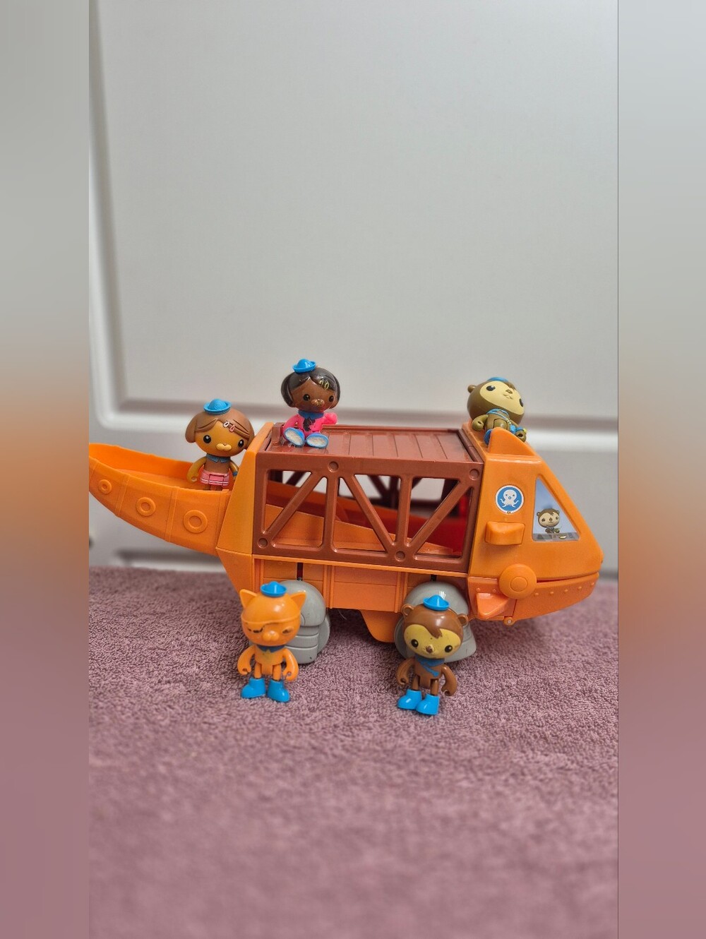 Octonauts Gup G Salamander With 5 Figures In Excellent Condition.